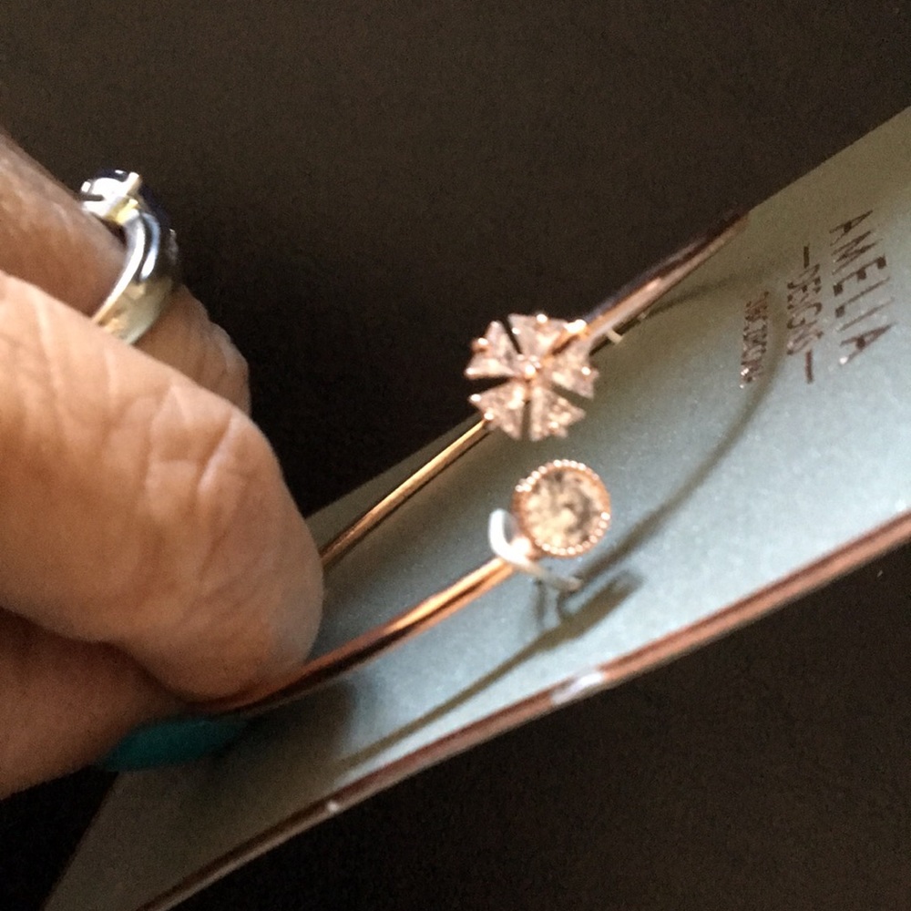Amelia Cubic Ziconia Floral & Bezel Open Bangle